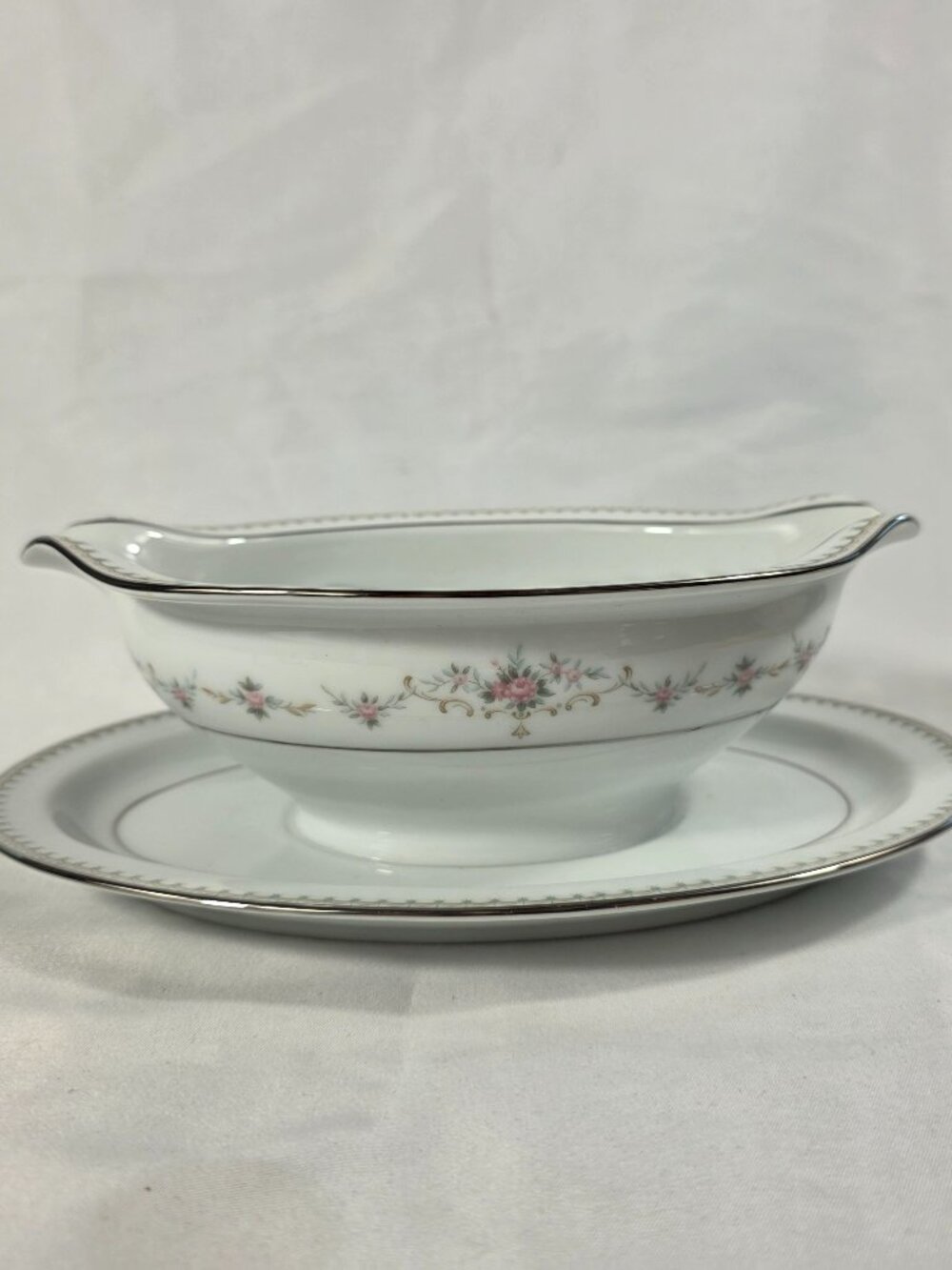 Noritake Fairmont Gravy Boat with Underplate White with Pink Roses & Green Dots